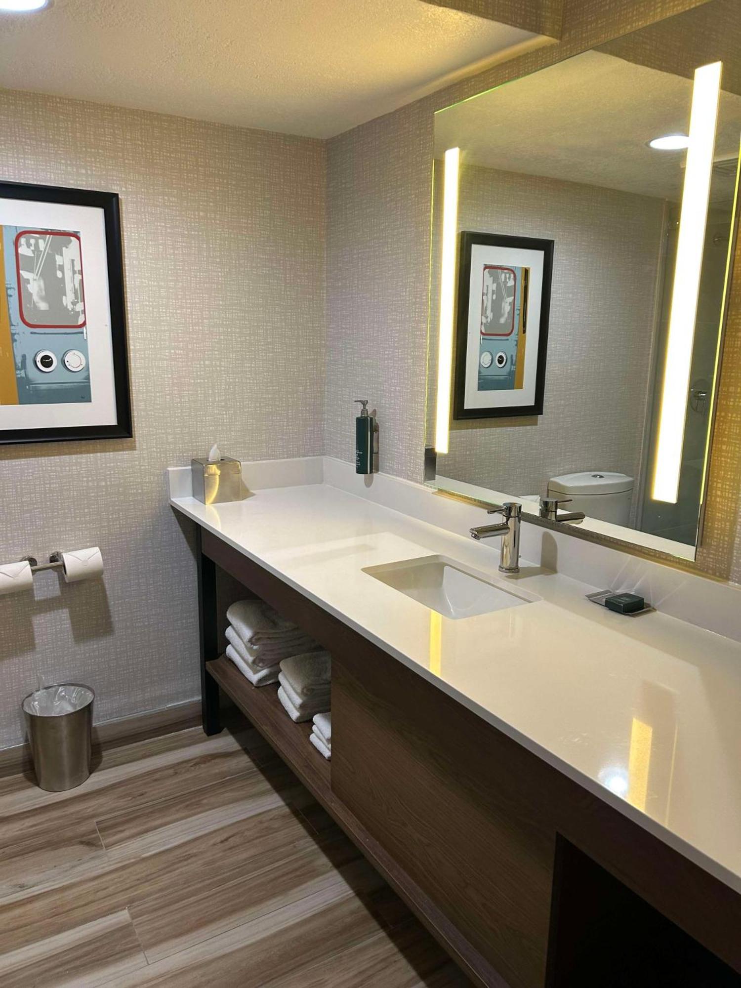 Doubletree By Hilton Chatsworth Los Angeles Eksteriør bilde